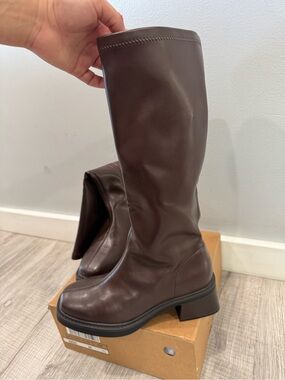 Putu Women’s Brown Knee-High Boots, Block Low Heel, Size 7.5, Faux Leather, New